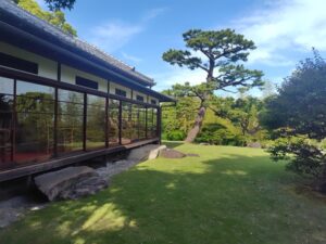 清閑亭(小田原)の数寄屋造りと庭園の魅力を、樹木医が徹底解説